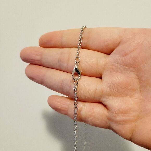 Brand new Hello Kitty necklace - Picture 3 of 4